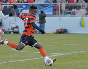 Syracuse reaches Elite Eight for 1st time in program history with 3-1 win over Seattle