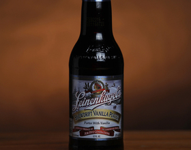 Leinenkugel’s Snowdrift Vanilla Porter contains cocoa and caramel flavors