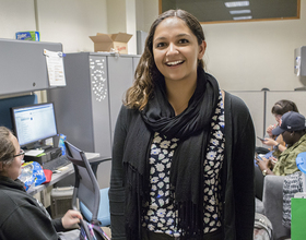 SU junior connects with students from Syracuse community at learning center