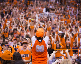 Otto's Army to supply bus to SU men's basketball game Saturday