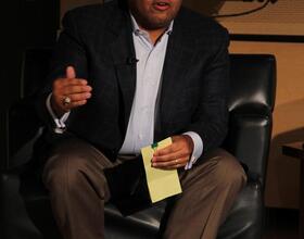 NBC broadcaster Mike Tirico discusses media landscape and his career at Newhouse event