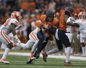 Syracuse junior Eric Dungey breaks program rushing touchdown record for quarterbacks