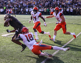 Syracuse survives terrible defensive third quarter in 55-42 win