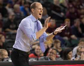 For a night, Washington’s Mike Hopkins was the same coach Syracuse fell in love with