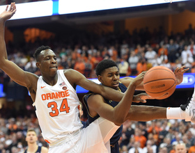 In game of runs, late layup and free throws lift Notre Dame over Syracuse, 88-87