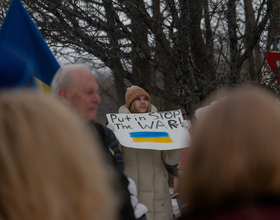 Gallery: Hundreds gather outside Tipperary Hill in support of Ukraine at prayer service