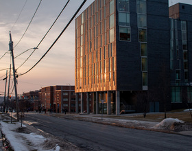 Syracuse University should allow outside visitors into residential dorms