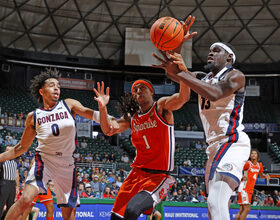 Syracuse struggles inside throughout 76-57 loss to No. 11 Gonzaga