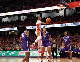 40-point performance from SU's bench spurs 83-71 victory over Niagara