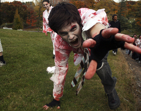 Fundraising the dead: Zombified students invade SU to donate money for Red Cross