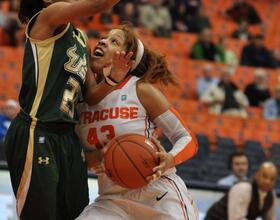 WBB : Orange defense stifles Bulls' scorers in blowout conference win 