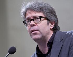 University Lectures :  Recognized author Franzen entertains, inspires audience