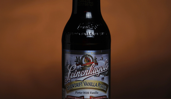 Leinenkugel’s Snowdrift Vanilla Porter contains cocoa and caramel flavors