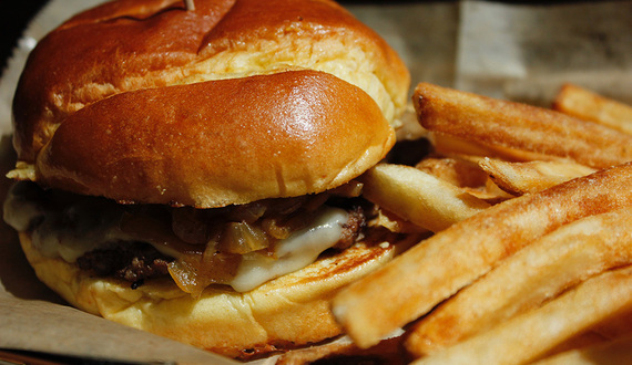 Johnny Rockets serves same classic diner food despite internal makeover