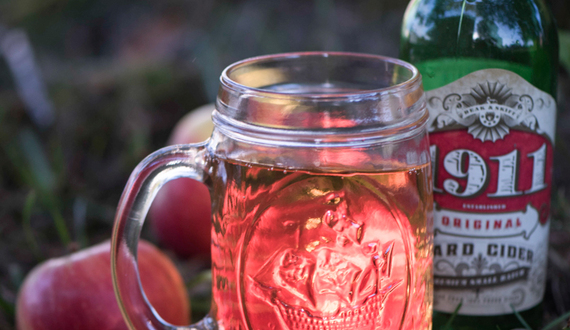 1911 Original Hard Cider is light and clear with a tart apple taste