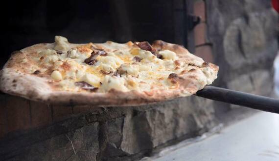 Toss &#8216;n&#8217; Fire Pizza moves authentic food from truck to restaurant