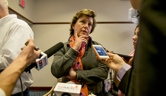 Syracuse Mayor Stephanie Miner calls for immigrants to have right to licenses