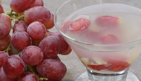 Grapes &#038; Roses is a romantic Pisco cocktail sure to woo your Valentine