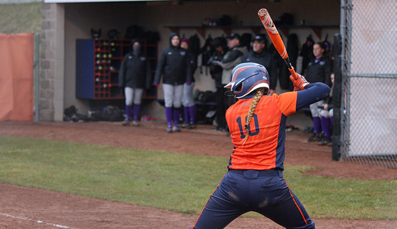 Syracuse softball splits at No. 10 Georgia, Winthrop