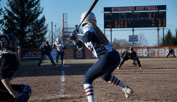 Syracuse adjusts to changeup and explodes in 5th and 6th innings of 9-1 win over Notre Dame