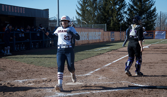 Lailoni Mayfield’s 1st-career home run helps Syracuse split doubleheader with Notre Dame