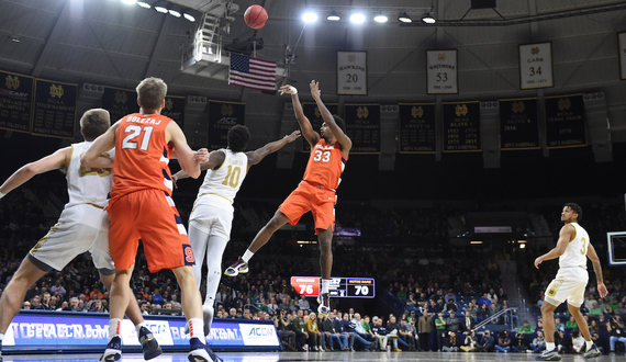 Syracuse escapes with 84-82 win over Notre Dame