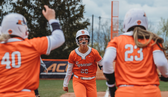 Toni Martin ends slump with 4 RBIs, leads SU to split doubleheader with Clemson