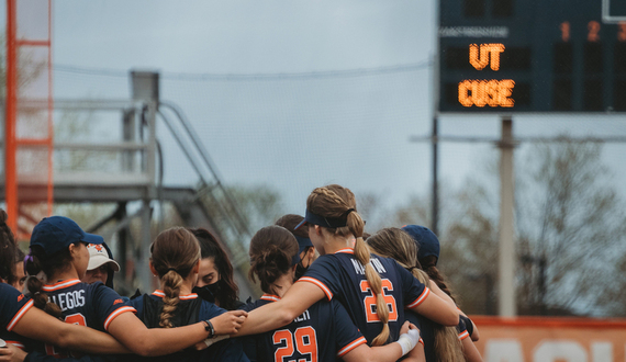 Former Texas pitcher Ariana Adams transfers to Syracuse