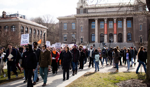 SU&#8217;s chapter of American Association of University Professors supports grad student unionization