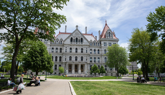 Hochul, state assembly extend deadline to submit FY24 budget to April 10