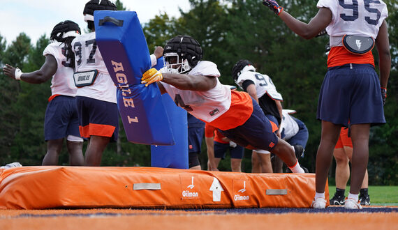 Veteran presence, young talent give SU newfound defensive line depth