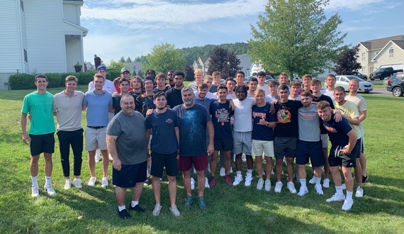 SU men&#8217;s soccer musically integrates transfers onto the team