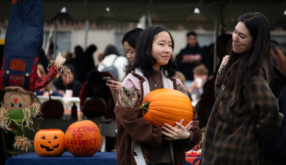 Gallery: Student Association hosts an evening of fall festivities