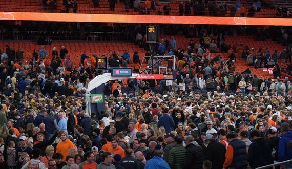 Syracuse upsets No. 7 North Carolina, defeats AP Top 10 team for 1st time since 2019