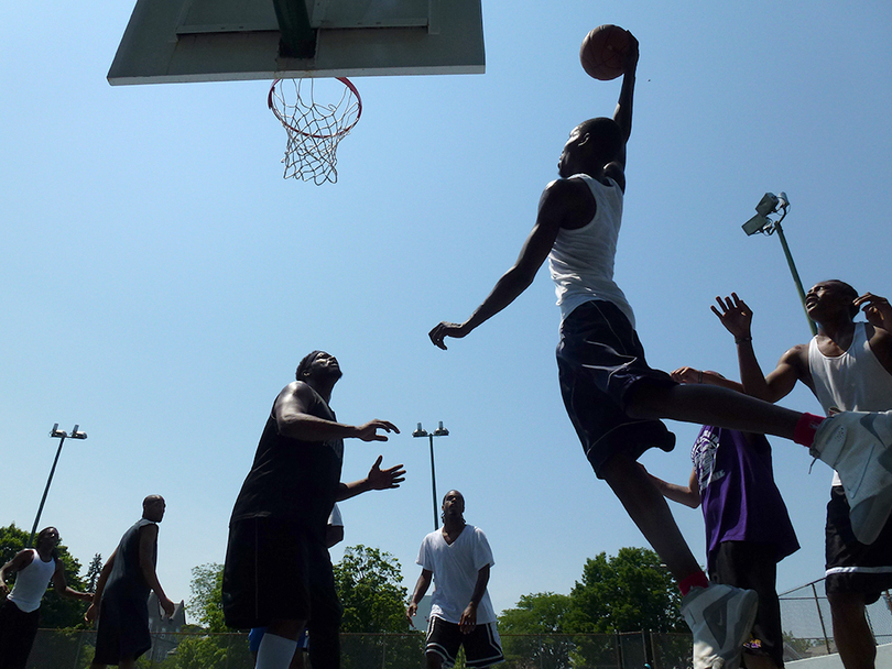 Shot callin&#8217;: SU alumnus films documentary to dispel stereotypes surrounding street basketball