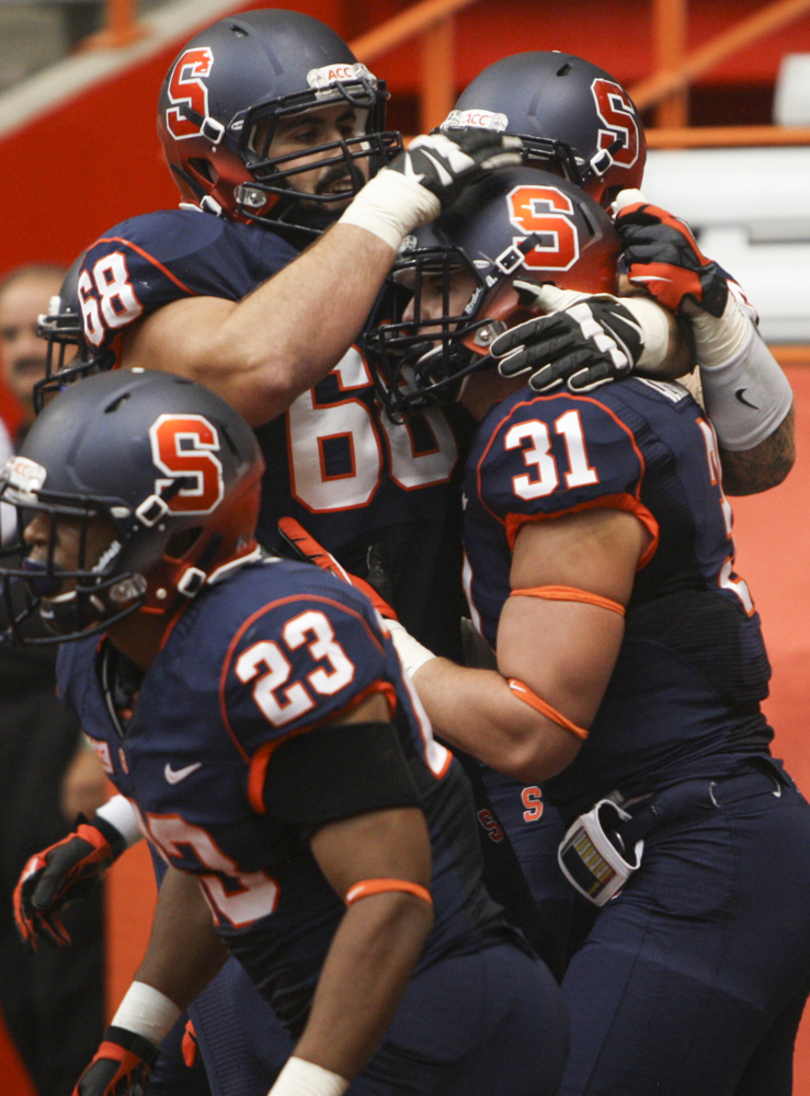 Fullback Cleveland catches 2 touchdowns in career day