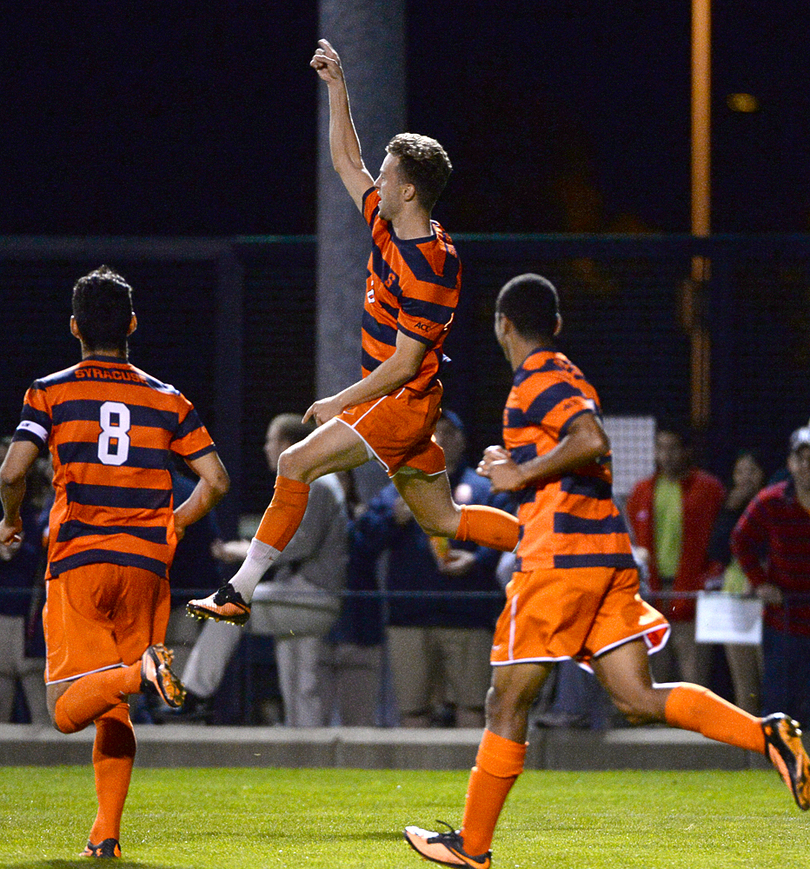 Syracuse cruises to 3-0 win over UMass