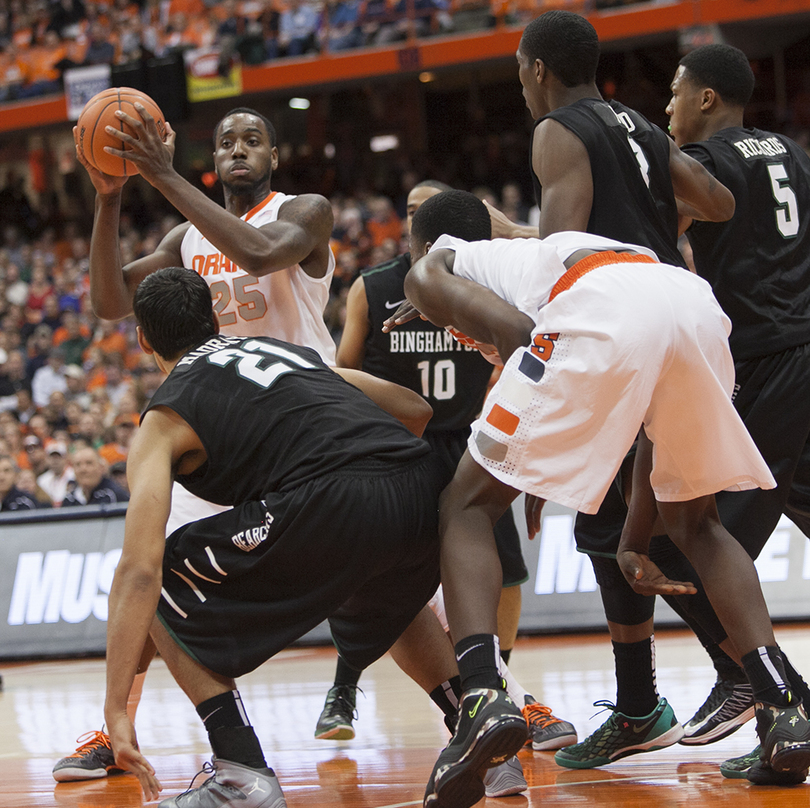 Christmas struggles, suffers right thumb contusion in SU&#8217;s win over Binghamton