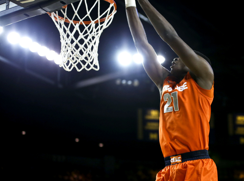 Roberson returns to floor after missing 2 games, plays 12 minutes in loss to Michigan