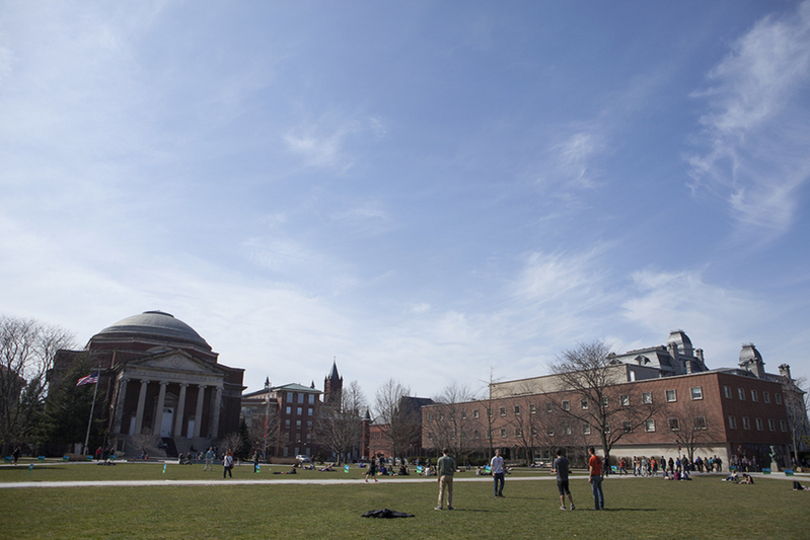 Chancellor Kent Syverud discloses how many SU staffers took the buyout at University Senate meeting