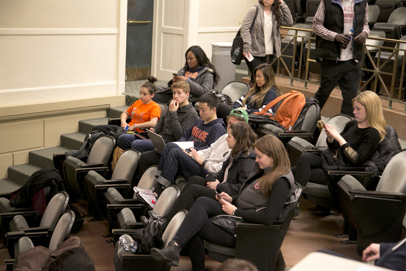 Student Association officials give updates on key initiatives at semester&#8217;s final meeting