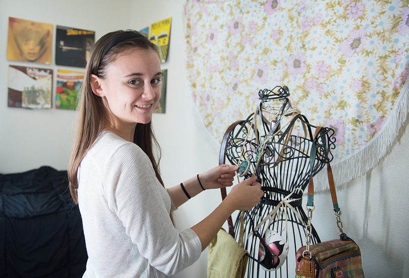 Sophomore kickstarts career with Etsy vintage clothing shop