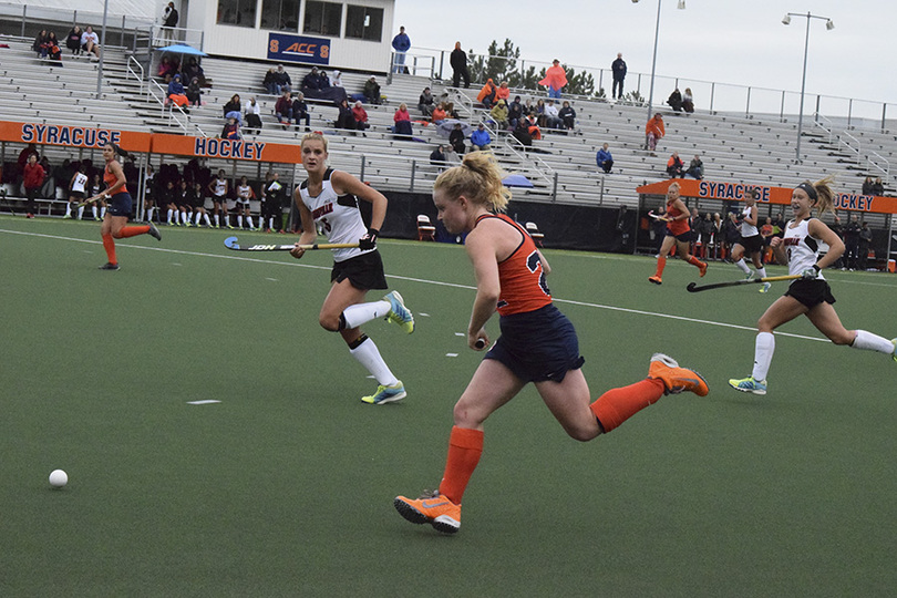 Elaine Carey provides spark for No. 4 Syracuse field hockey&#8217;s offense in win over No. 7 Louisville