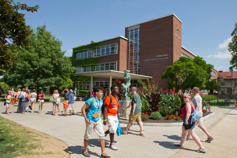 iSchool professors awarded for research on internet&#8217;s effect on real estate