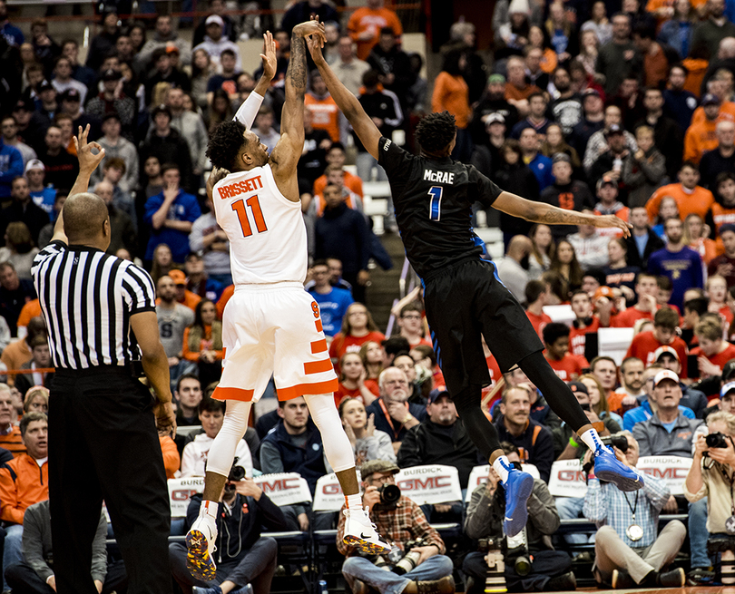 Syracuse falls to No. 14 Buffalo, 71-59, in historic loss