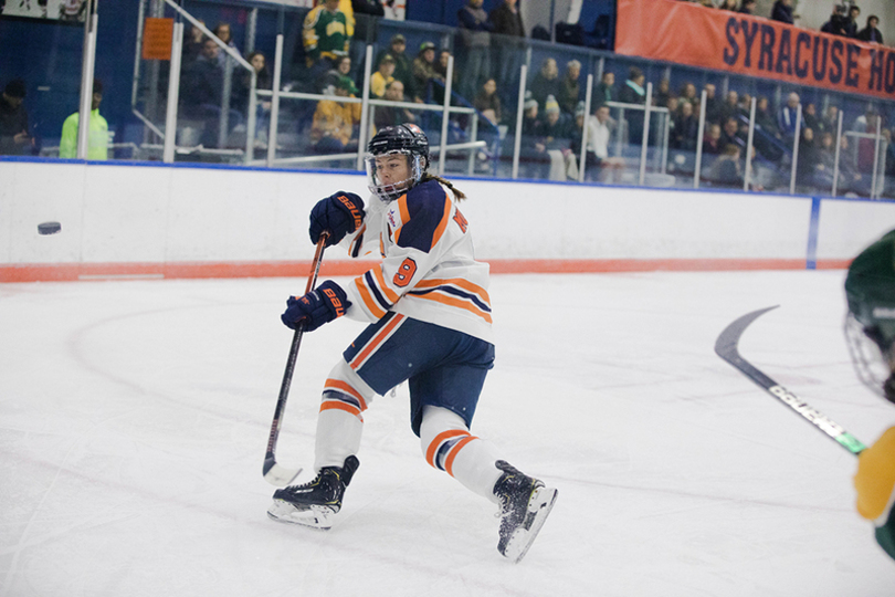 Syracuse rides 4-goal 2nd period in win over Lindenwood