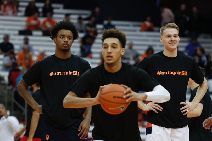 Syracuse men&#8217;s basketball makes statement with #NotAgainSU warm-ups