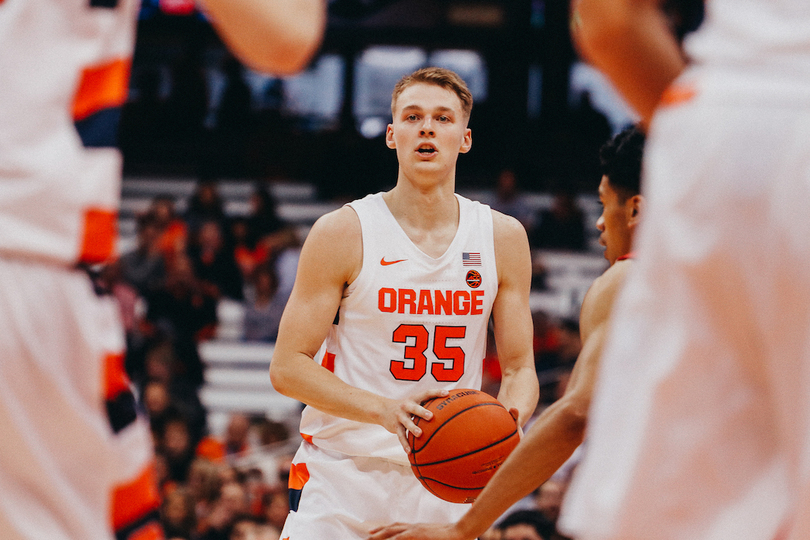 Syracuse zooms past Bucknell, 97-46