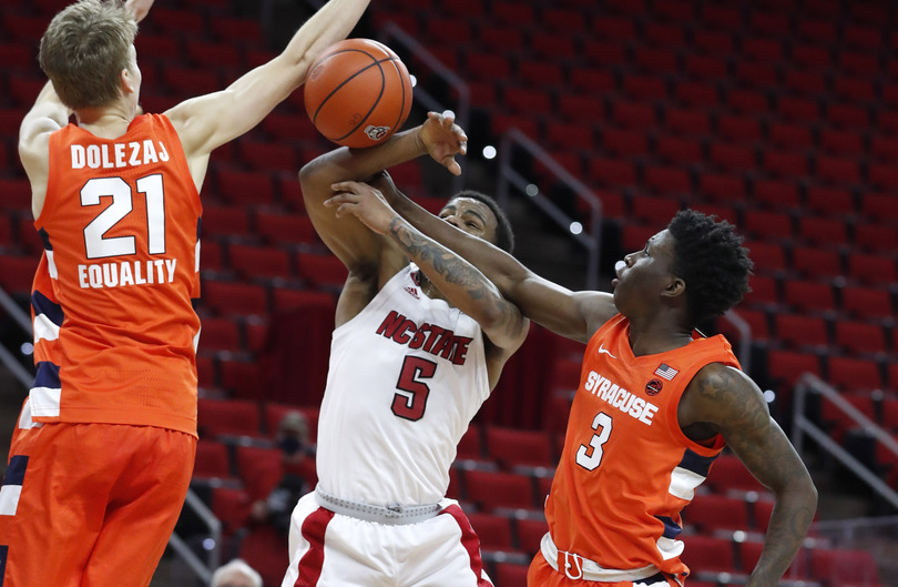 Syracuse completes sweep of NC State, forces 20 turnovers in 77-68 win