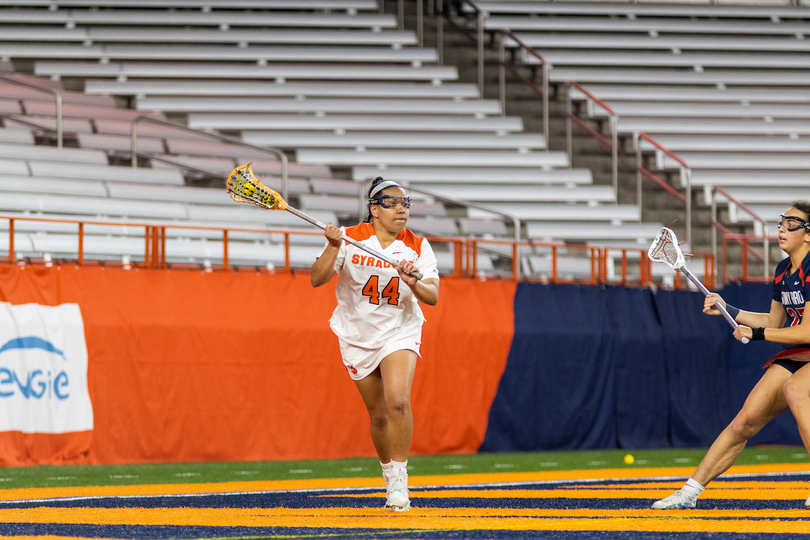 Emma Ward facilitates from X in 16-11 win over No. 6 Stony Brook